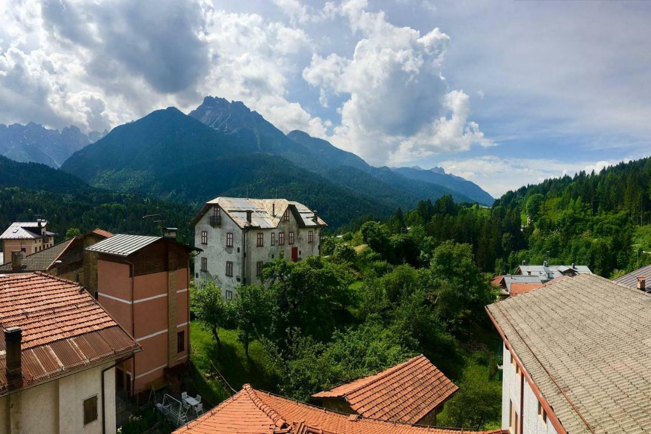 Lozzo Di Cadore - Dolomiti - Piazza IV Novembre Lozzo Cadore ภายนอก รูปภาพ