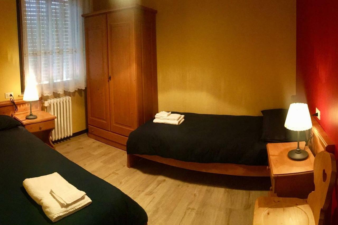 Lozzo Di Cadore - Dolomiti - Piazza IV Novembre Lozzo Cadore ภายนอก รูปภาพ