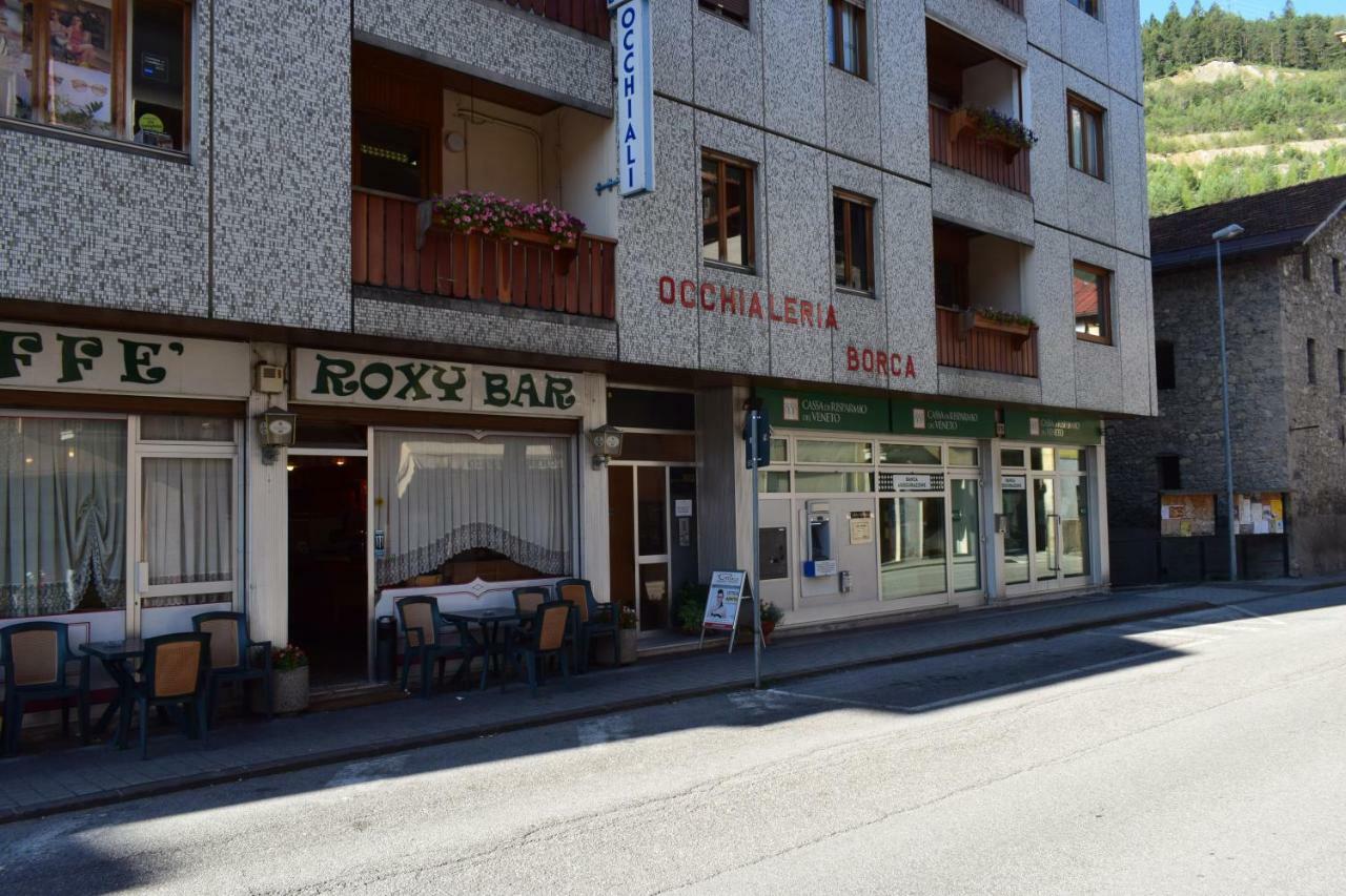 Lozzo Di Cadore - Dolomiti - Piazza IV Novembre Lozzo Cadore ภายนอก รูปภาพ
