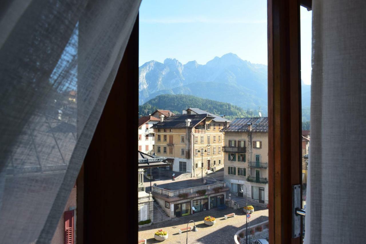 Lozzo Di Cadore - Dolomiti - Piazza IV Novembre Lozzo Cadore ภายนอก รูปภาพ